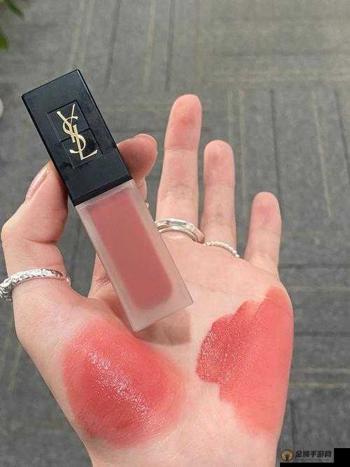 ysl 蜜桃棕调色：打造温柔甜美妆容